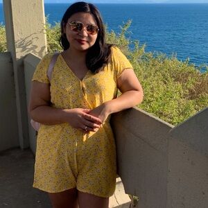 2/$10💙 Large Women’s American Eagle Bright Yellow Romper